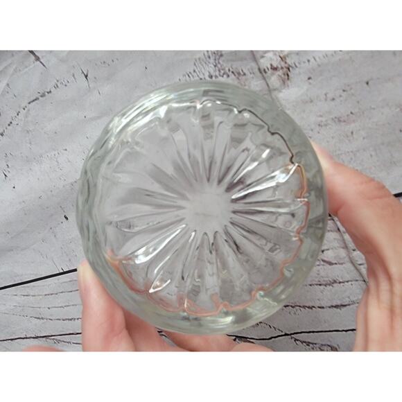 VINTAGE DIAMOND PATTERN CLEAR GLASS Nut Candy BOWL 4.5" Across Top 2" Deep - Picture 3 of 5